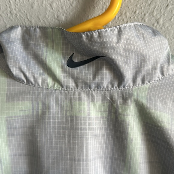 Nike 1/4 zip windbreaker size medium - Picture 6 of 6